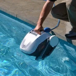 Dolphin E10 Zwembadrobot Bodemreiniging -Hayward Sales e10 zwembadrobot bodemreiniging 3
